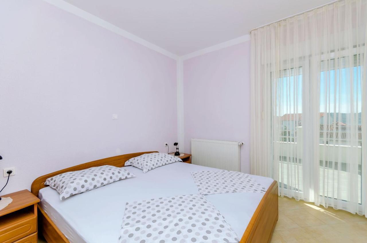 Apartments Palm Tree Трогир Экстерьер фото