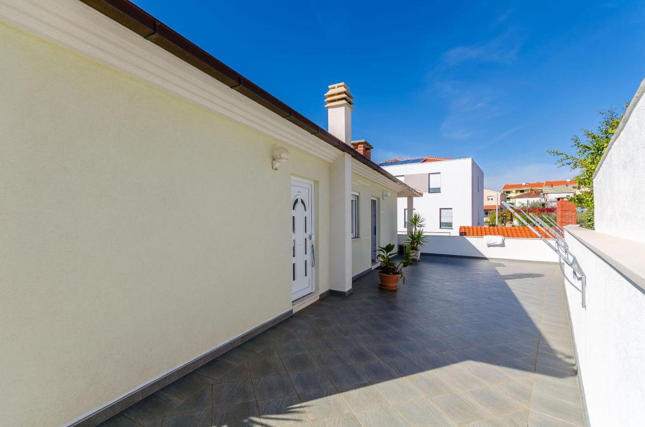 Apartments Palm Tree Трогир Экстерьер фото