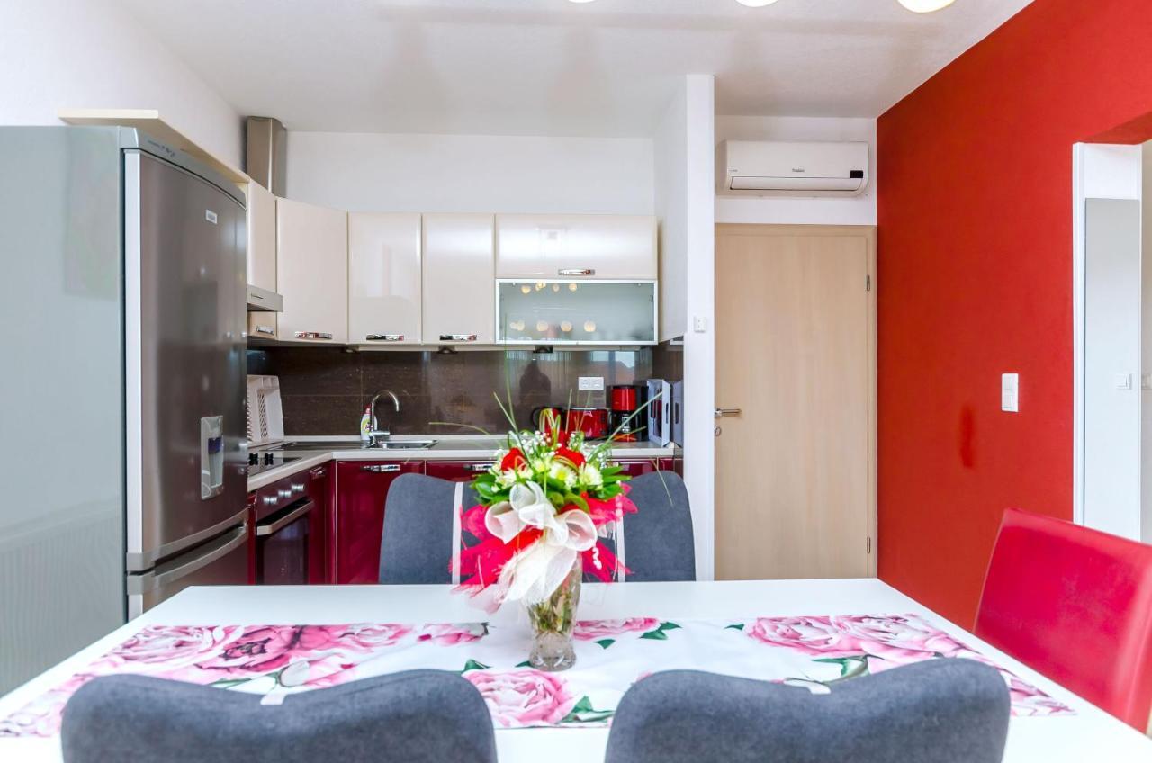 Apartments Palm Tree Трогир Экстерьер фото