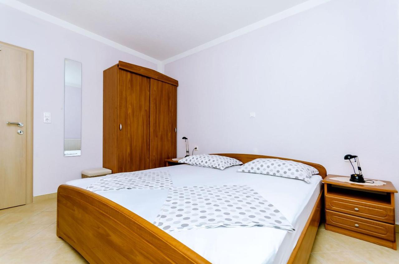 Apartments Palm Tree Трогир Экстерьер фото
