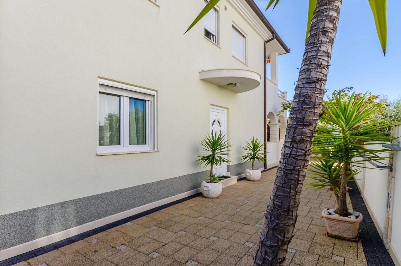 Apartments Palm Tree Трогир Экстерьер фото