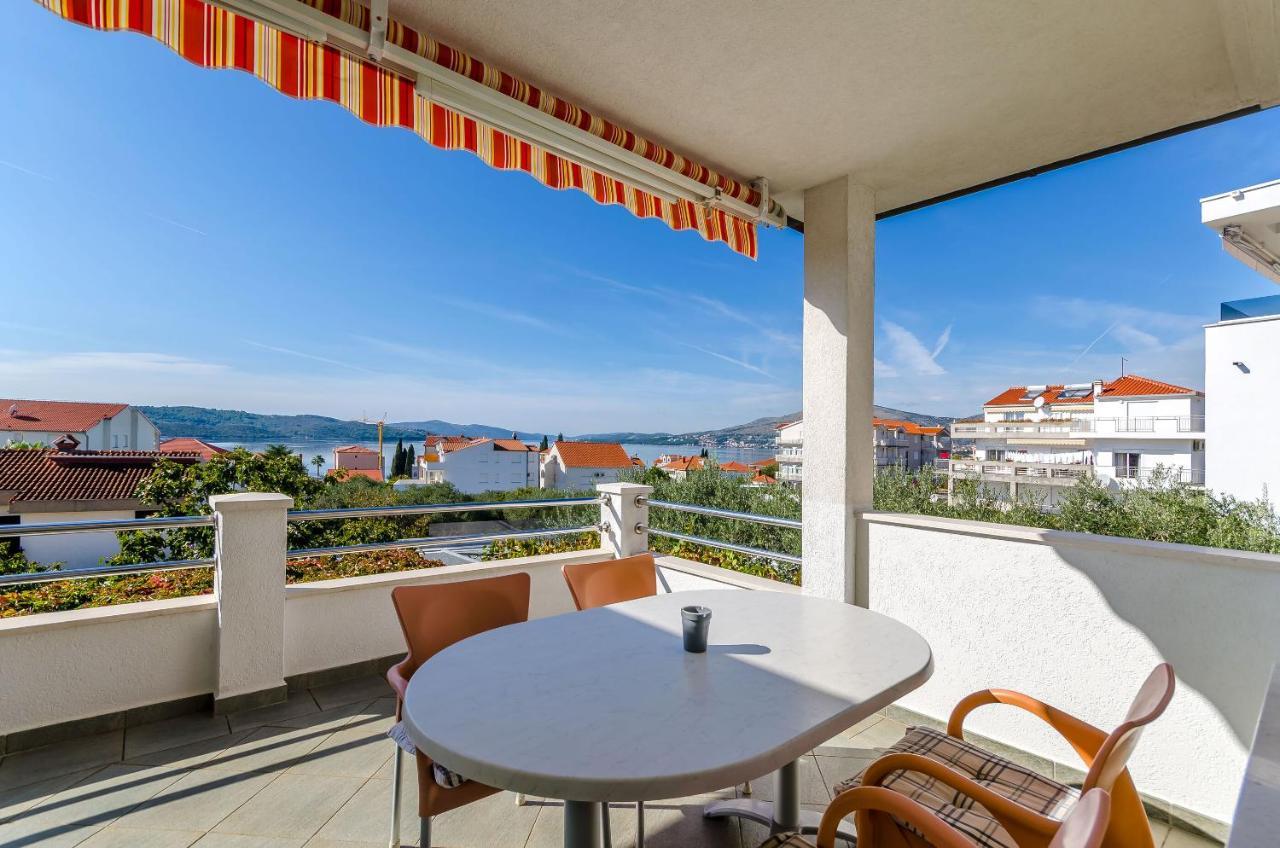 Apartments Palm Tree Трогир Экстерьер фото