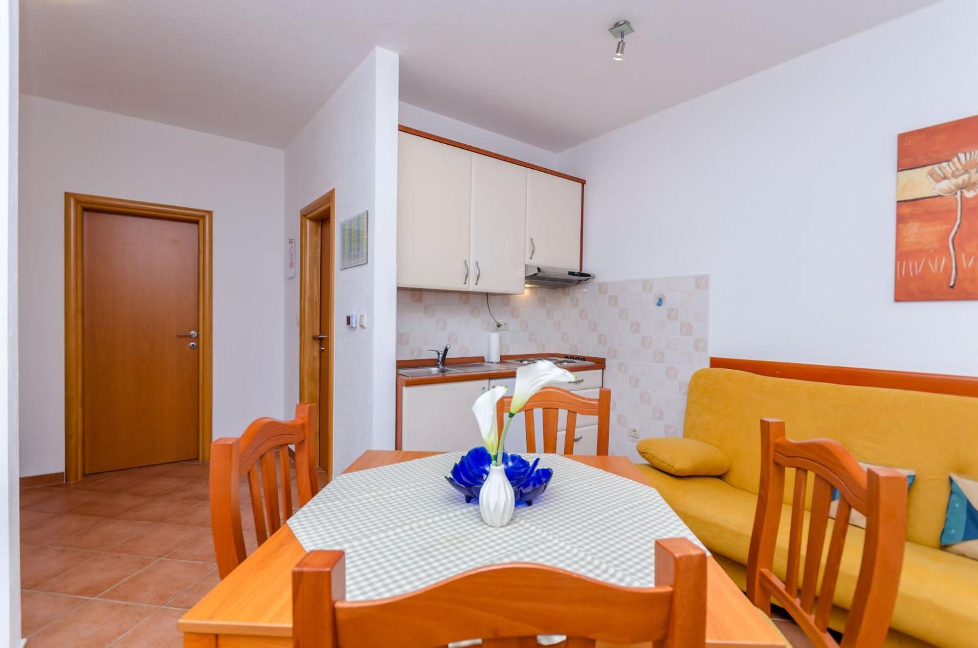 Apartments Palm Tree Трогир Экстерьер фото