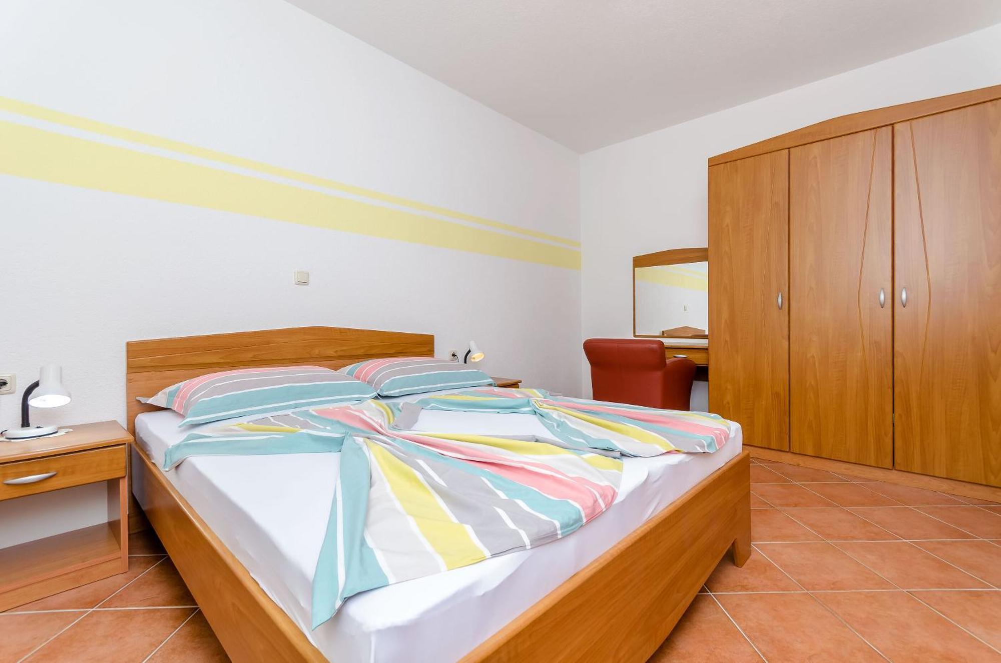 Apartments Palm Tree Трогир Экстерьер фото